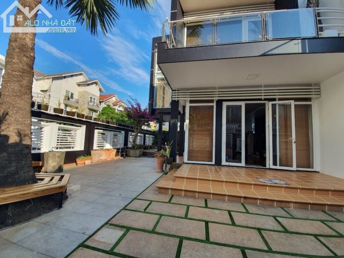 Chuyển công tác, cần cho thuê lại biệt thự 200m2 kiểu Tây full nội thất cao cấp