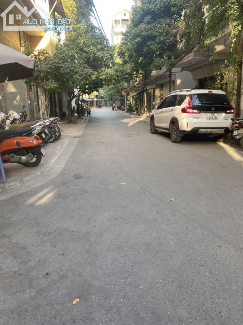 nhà Kinh doanh, văn phòng Nguyễn Xiển DT 60m2, 5T, MT 5m, 20tr/th. Ngõ rộng ô tô tránh