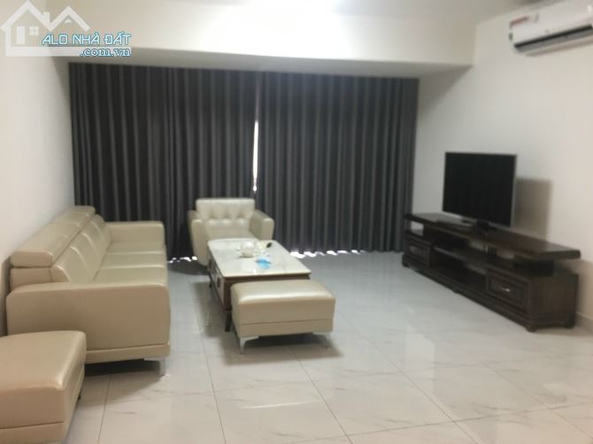 Cho thuê căn hộ tầng 9 144m2 3 phòng ngủ full nội thất chung cư Hera, giá 15 triệu/tháng