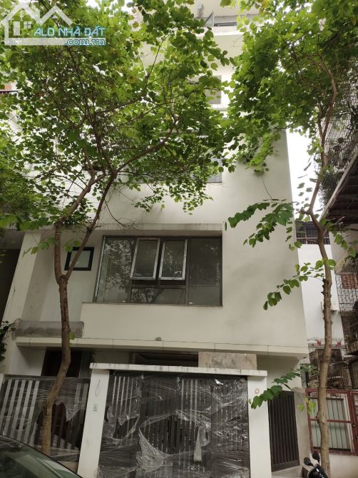 Cho thuê(CẢ NHÀ) nhà liền kề Nguyễn Tuân DT100m,5 tầng. Căn góc., Giá:50tr/th.