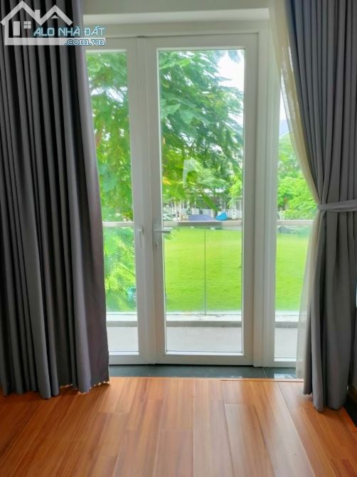 Nhà Phố MERITA Khang Điền Mặt Tiền Liên Phường, 3 tầng, đầy đủ nội thất, Mới, Đẹp.