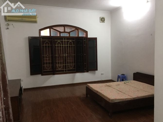 Cho thuê nhà ngõ 24 phan văn trường 50m2 5 tầng 5 phòng ngủ giá 17tr