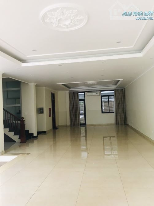 Cho thuê nhà biệt thự Vin Gardenia, Hàm Nghi, Mỹ Đình,Hà Nội. 154m giá 50 triệu