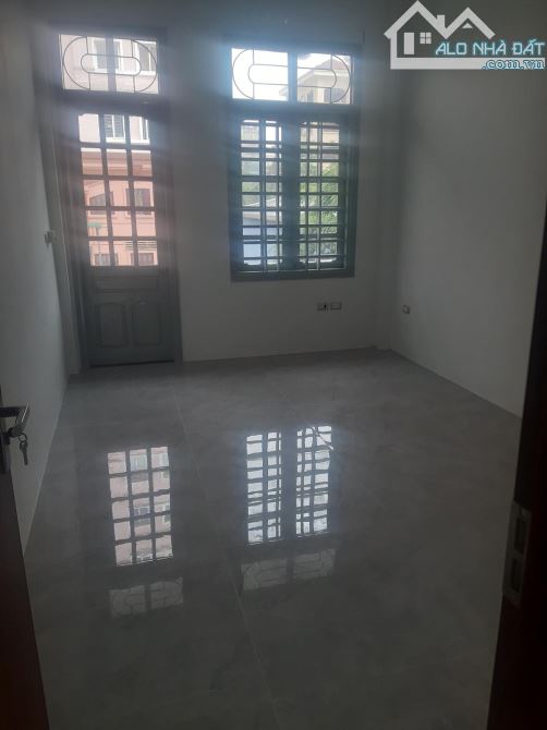 Nhà mặt ngõ 2 phố Hoàng Sâm, diện tích 60m2 x 4 tầng, măt tiền 4m