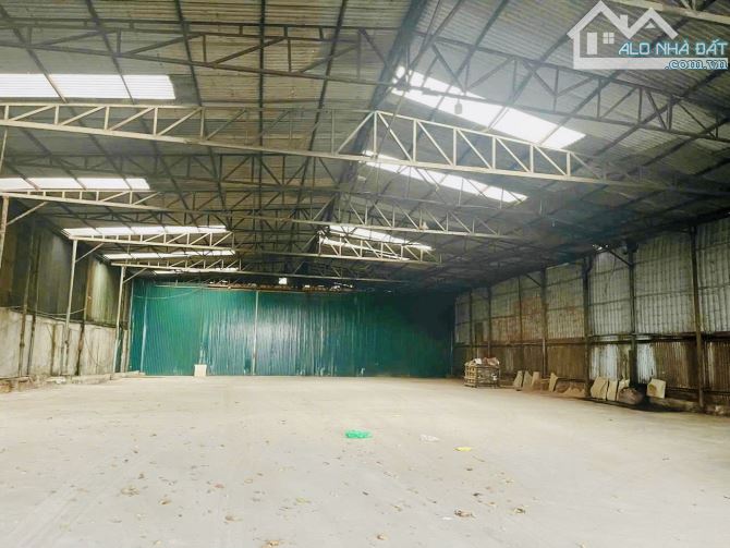 Cho thuê 2000m2 sẵn cẩu trục đường 72, An Thượng