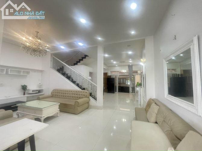 Cho thuê biệt thự Mỹ Giang - Phú Mỹ Hưng nhà đẹp giá chỉ 40tr/tháng