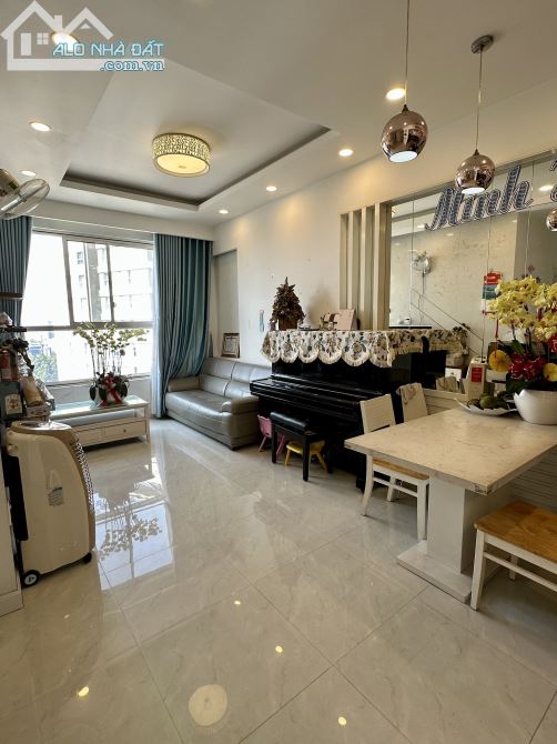 Căn hộ Orchard 2 Phòng ngủ, nội thất cao cấp Giá 17 Triệu có xuất ô tô