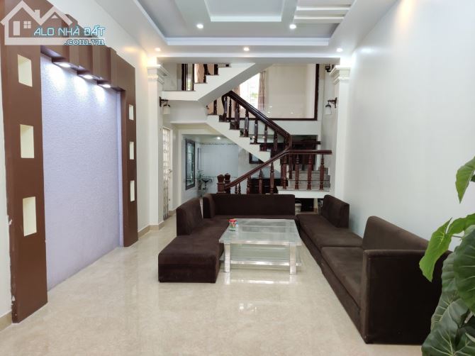 NHÀ VĂN CAO, 68 M2, 4 TẦNG, 4 NGỦ, ĐỒ CƠ BẢN, Ô TÔ ĐỖ CỬA, 12 TR