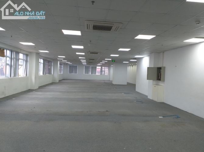 Cho thuê văn phòng: 25m; 35m;60m; 100m; 130m. Đường Xã Đàn, Đào Duy Anh, Tôn Đức Thắng.
