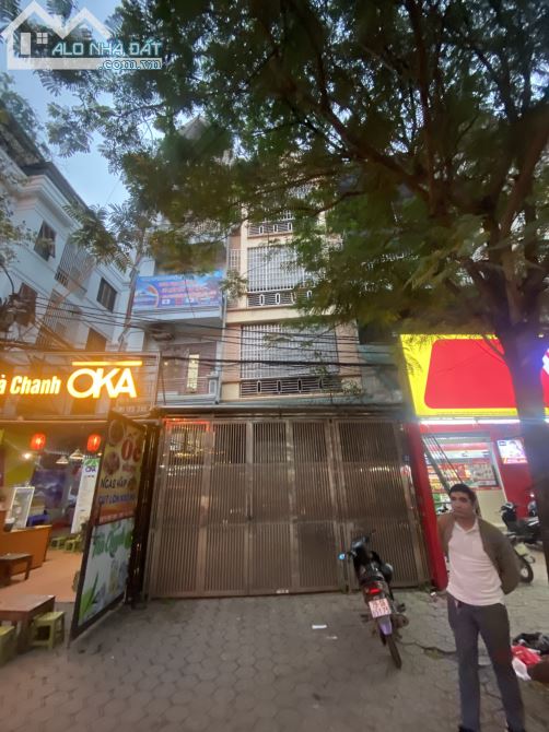 Cho thuê nhà mặt phố Nguyễn Khả Trạc, DT 70m2 xây dựng 5 tầng, MT 5m, nhà đẹp, giá tốt 33t