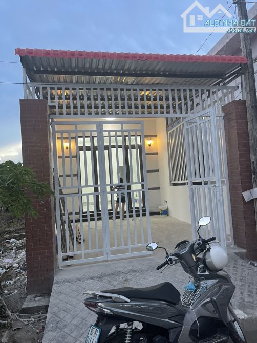 Cho Thuê Nhà Trục 9 Hẻm Sân Đậu ô tô Đường Nguyễn Văn Linh, Ninh Kiều, Cần Thơ Gần Kdc 91B