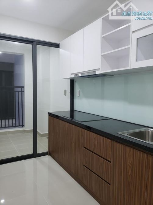 Cho thuê căn hộ Phú Đông Premier nhà trống, nội thất cơ bản, giá 7.5tr/tháng