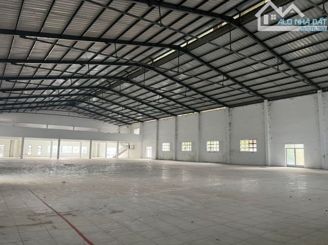 Cho Thuê Kho Xưởng riêng biệt 3500m2 có văn phòng sân rộng cho ngành may mặc ở Binh Chánh
