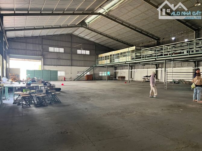 Cho Thuê Xưởng Riêng Biệt 2100m2 sẵn văn phòng và chỗ ở tại Bình Chánh