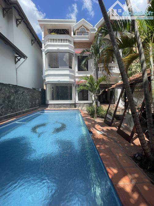 Cho Thuê Villa Compound Phú Tường Thảo Điền, DT 300 m2, 1T, 2 L Chỉ 4000 usd/Tháng