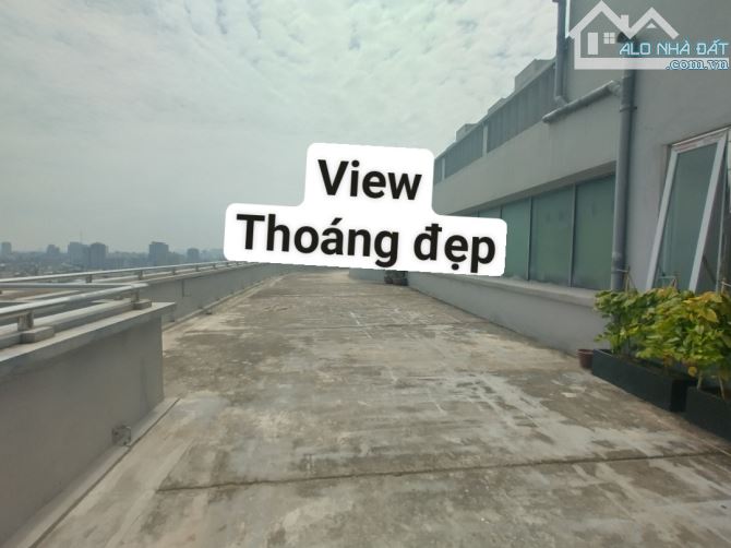 Mặt bằng sàn và ban công Rooftop. Tổng 650m2 thuê mọi mô hình Club. Thái Hà