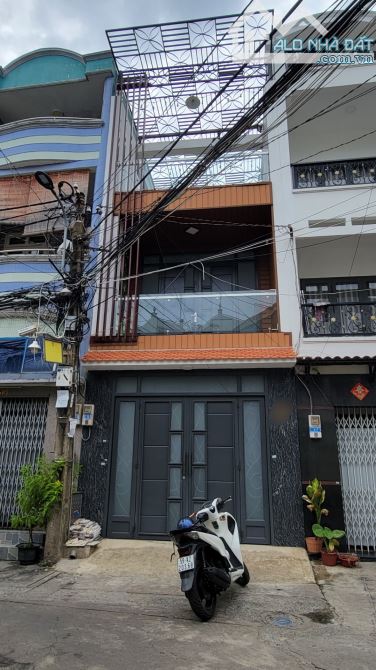 Cho thuê nhà Bình Thới, P10, Q11. DT: 4x18m, 4 tầng, 3PN. Giá 18 triệu