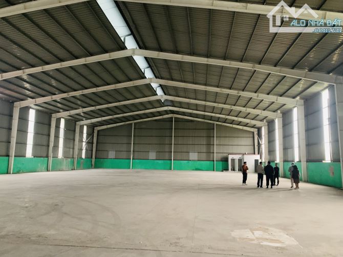 Cho thuê 2000m2 nhà xưởng độc lập đường Phượng Bãi
