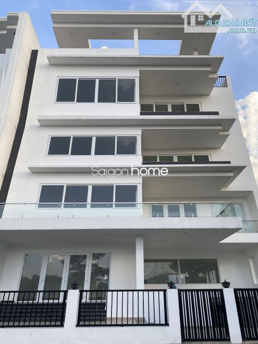 Cho thuê tòa nhà văn phòng 500m2 hầm 3 sàn trống suốt trung tâm Quận 2