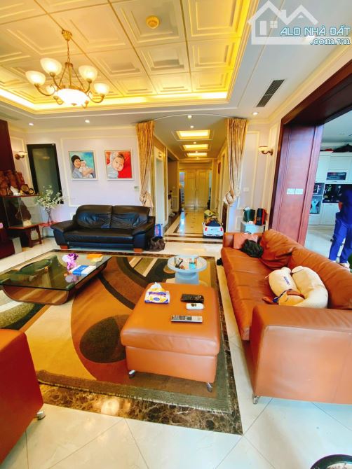 Cho thuê nhà Biệt thự Lưu Khánh Đàm, Việt Hưng, Long Biên, Hà Nội. Giá 35 tr/th