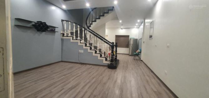 Cho thuê nhà ngõ nguyễn lân 60m2 5 phòng làm văn phòng