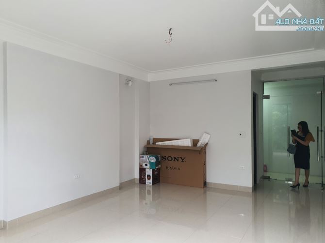 Siêu hot văn phòng giá rẻ tại mặt phố Phạm Văn Đồng diện tích 30m2
