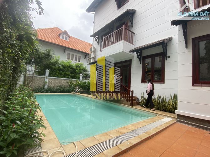 Cho Thuê Biệt Thự Khu Compound Thảo Điền - Có Hồ Bơi, Sân Vườn
