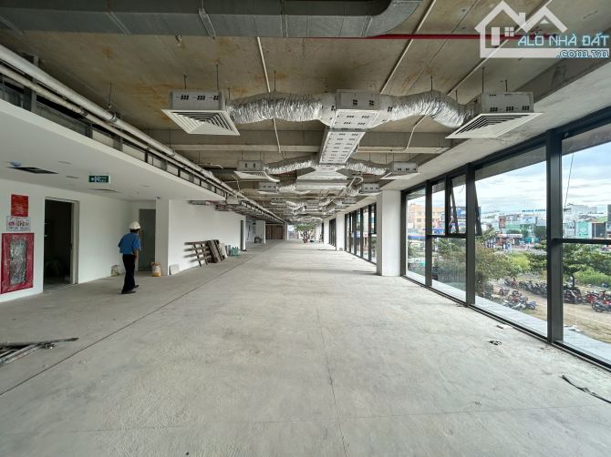 Cho thuê văn phòng toà nhà mới, làm 24/24 không tính phí, bãi xe rộng. LH: OFFICE DANANG