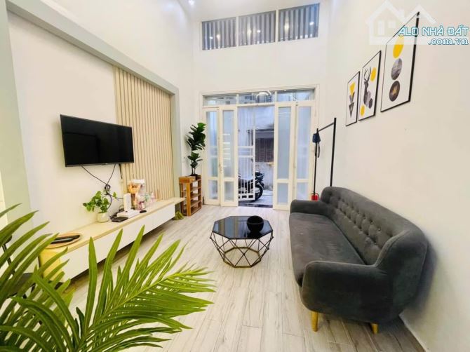 Cho thuê nhà thiết kế hiện đại tại Lê Lợi- Ngô quyền , 45m2, 3 tầng, 3 ngủ full,8 triệu