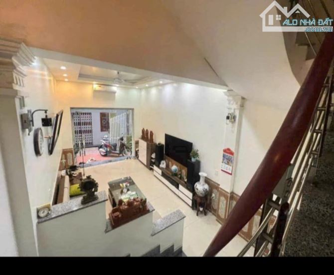 Cho thuê nhà sân cổng riêng ở An Đà- ĐÔNG KHÊ, 65M2,3 TẦNG,4 NGỦ,7,5 TRIỆU