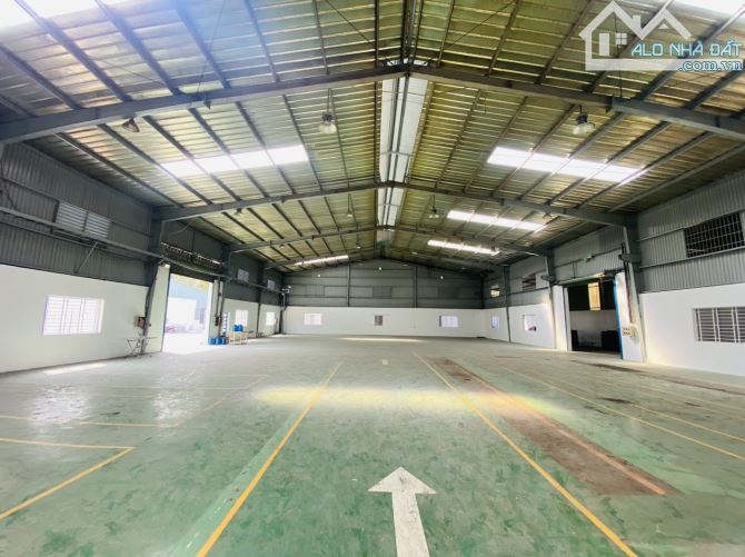 Cho thuê xưởng Thuận An 4000m² đường cont điện 250kva PCCC Vách tường