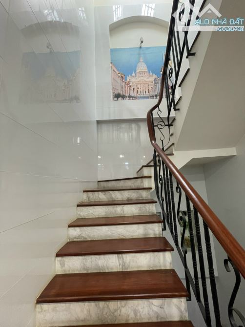Cho Thuê Biệt Thự Sang Trọng - Rẻ nhất Tại An Phú An Khánh. 200m2 Chỉ 65 Triệu