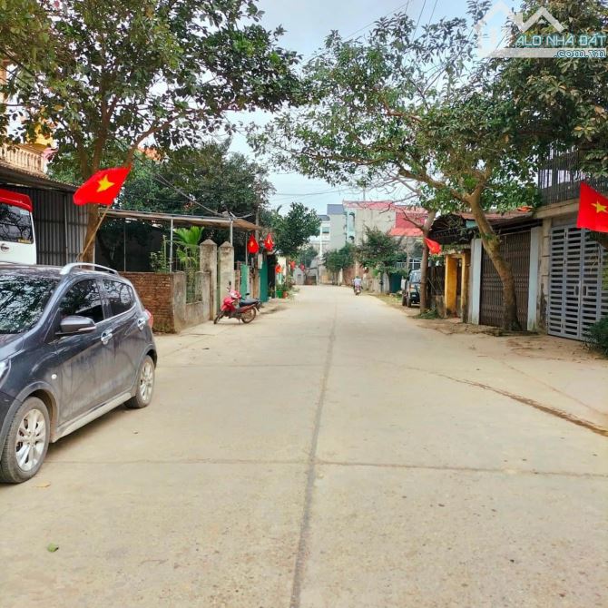 BÁN ĐẤT NỀN HÒA GIÁ TỐT VỊ TRÍ ĐẸP CÁCH ĐẠI LỘ THĂNG LONG 200M