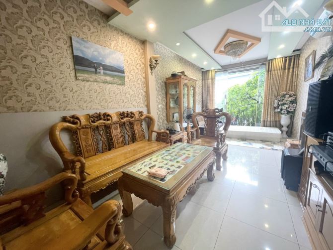 NHÀ AEON- TRẠI LẺ, 55M2, 4 TẦNG, 3 NGỦ, FULL, Ô TÔ ĐỖ CỬA, CHỈ 8 TRIỆU