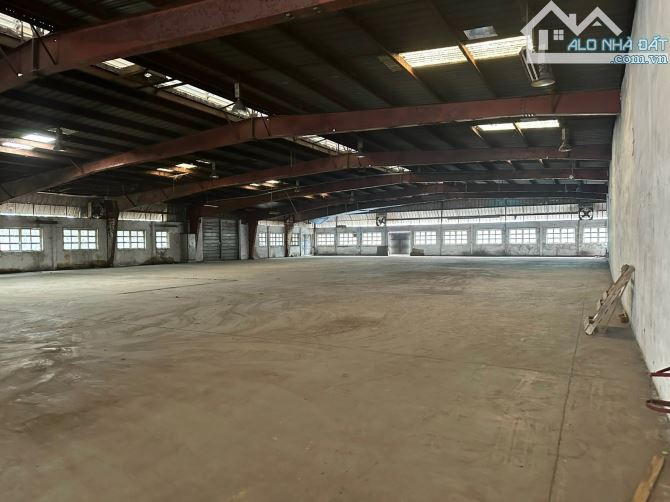 *Cho thuê kho*1800m2 Xa Lộ Hà Nội, Phường Trường Thọ, Quận Thủ Đức