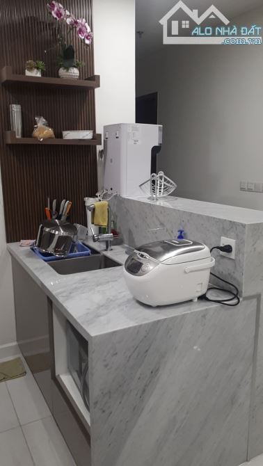 Cho thuê căn hộ Kingdom 101, 2PN , 2WC , nội thất cơ bản, giá 17 triệu / tháng