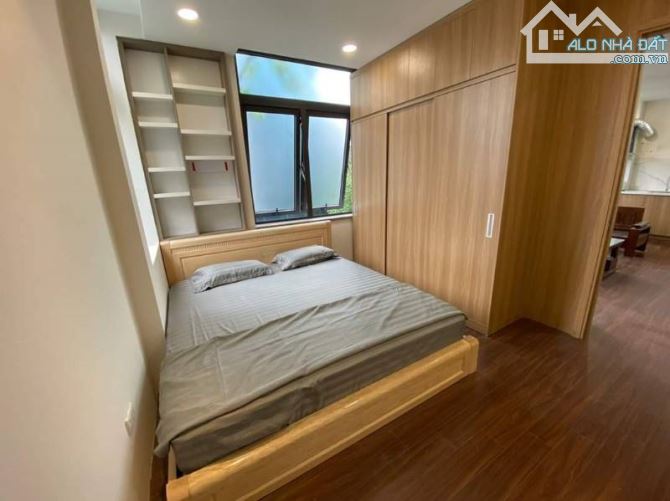 Cho thuê căn hộ chung cư thang máy đủ tiện nghi phố Đoàn Trần Nghiệp