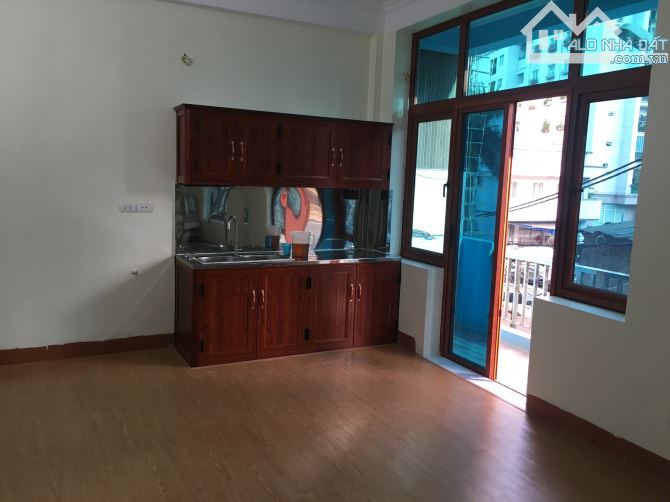 Cho thuê phòng mới xây 30 m2 full đồ Cầu Giấy