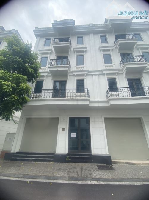 Cho thuê nhà liền kề GoldSillk Vạn Phúc có thang máy dt 90m2x5 tầng, giá 30tr