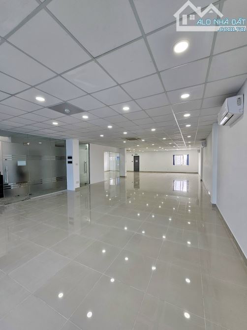 Cho Thuê Văn Phòng Đường Hoàng sa Phường Tân Định Q1 DT 150m2 giá 45 triệu /tháng