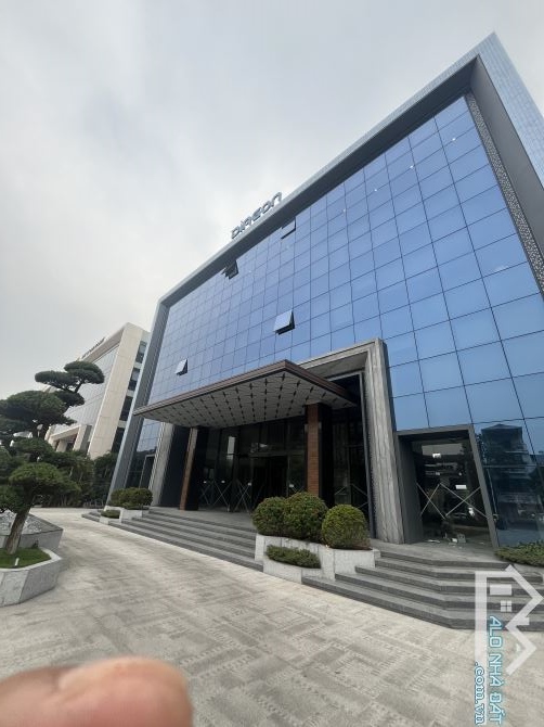cho thuê showroom vips trung tâm sóc sơn, mặt tiền 30m.