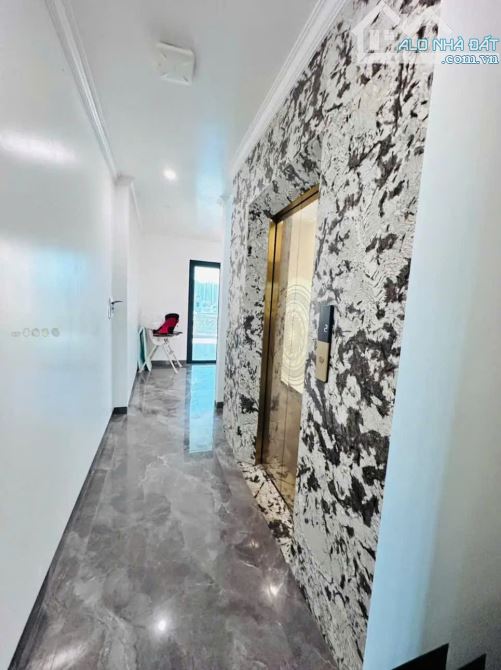 Cho thuê nhà đẹp tại Lê Hồng Phong - Có Thang Máy.6 ngủ full, 30 triệu