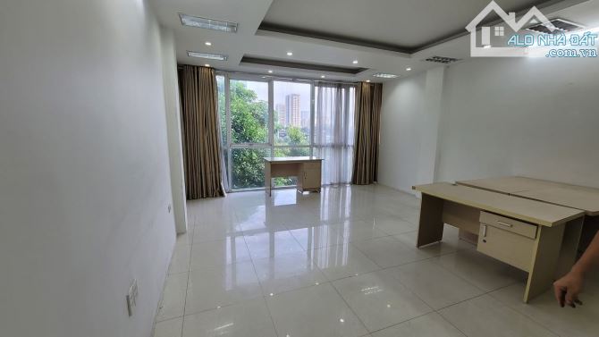 Cho thuê văn phòng Đại Lộ Thăng Long-đối diện TT HN quốc gia, diện tích 30 m2