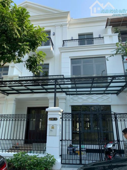 Cho thuê nhà Khu C - Geleximco Lê Trọng Tấn. DT 145m2, 4 tầng, Thang máy. Full điều hòa