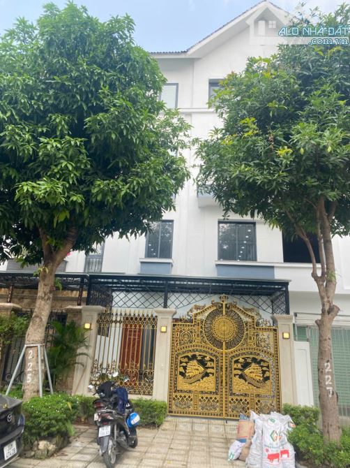 Cho thuê nhà Khu C - Geleximco Lê Trọng Tấn. DT 150m2, 4 tầng Thang máy. Full điều hòa
