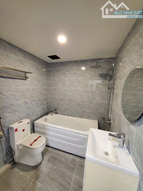 Cho thuê khách sạn gần 35 phòng cao cấp MT chợ Bến Thành quận 1
