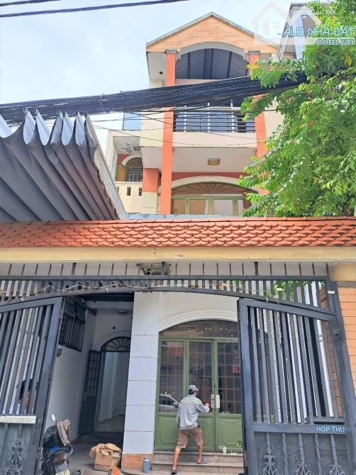 Nhà nguyên căn hẻm xe hơi đường Út Tịch