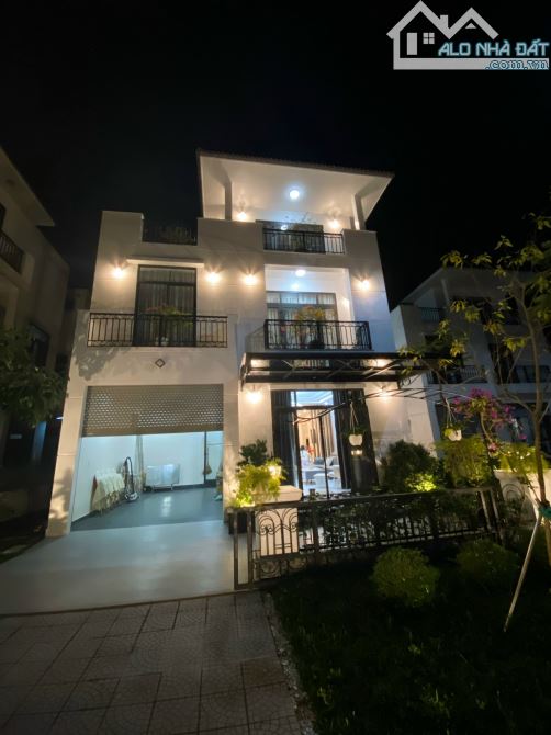 CHO THUÊ BIỆT THỰ ROYAL PARK 200M2 ĐỦ NỘI THẤT 4P - 25TR