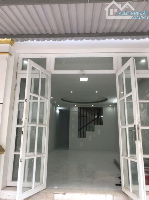 Cho thuê nhà 1 trệt 3 lầu đường 26 khu công ty 8