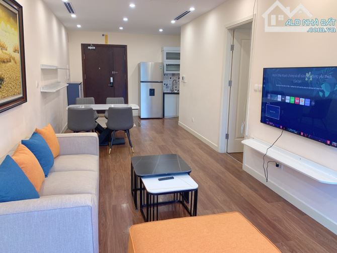 Hot ! cho thuê căn hộ Golden West Lê Văn Thiêm. 82m2, 2 phòng ngủ full đồ 14tr/th có slot